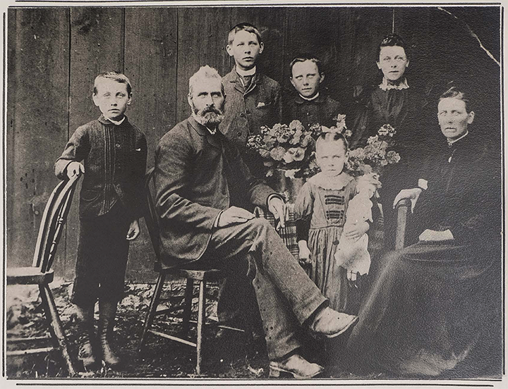 The Robert & Alice Watterson Family, cira 1895